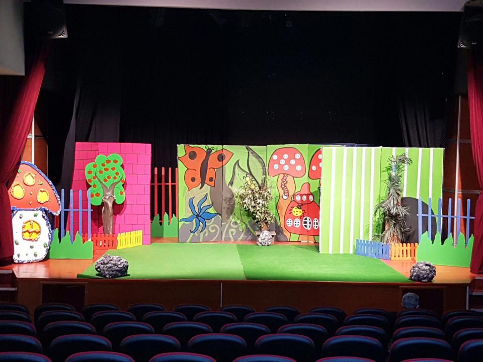 İki sahne iki Çocuk Oyunu