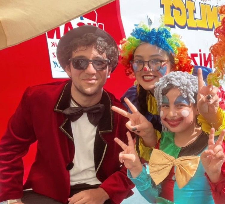 Yaz boyu sizlerleyiz