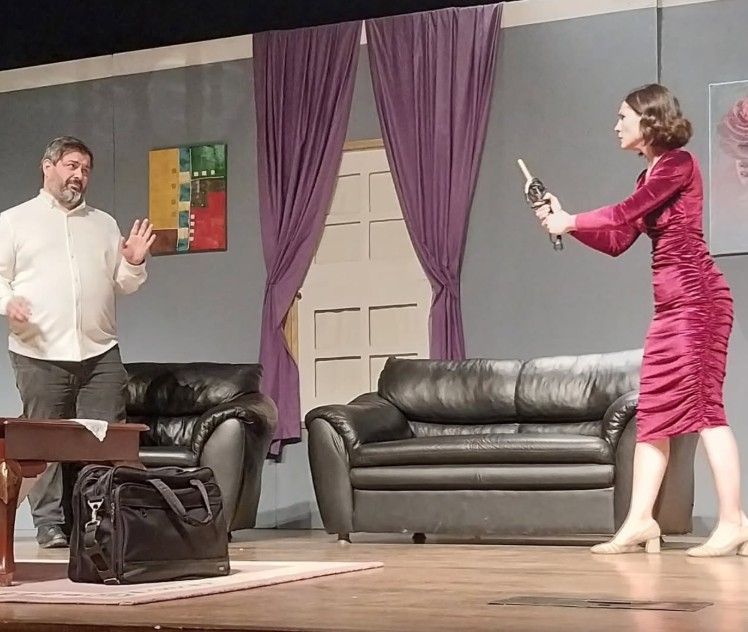 Pendik'te "Sizi Bir Yerden Seviyorum" Sahnelendi