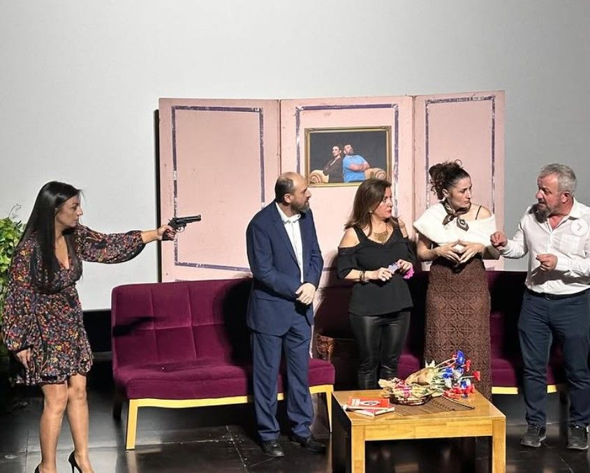 Kıbrıs'ta Sırf Tiyatro Rüzgarı