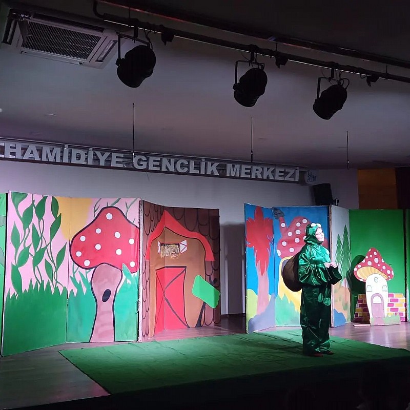 Hafta sonu Tiyatro dolu