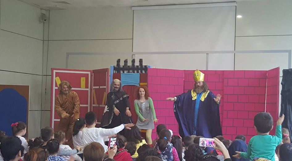 Yalova Özdilek'te Sırf Tiyatro