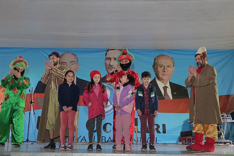 Kütahya'dan Sırf Tiyatro Geçti